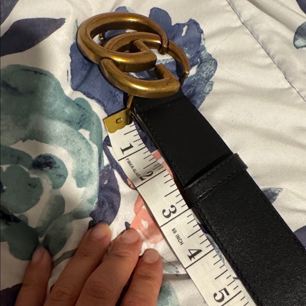 Gucci Black Leather Belt with Gold Buckle - Picture 7 of 8